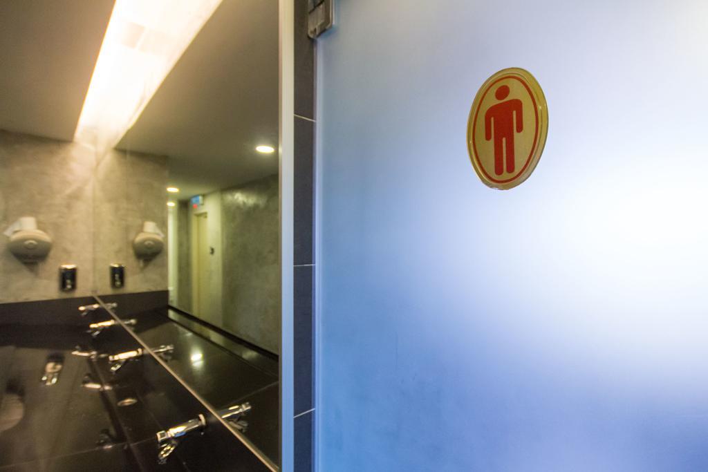 M Qube Hotel Sungai Dua Bukit Exterior foto