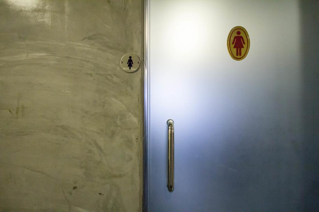 M Qube Hotel Sungai Dua Bukit Exterior foto