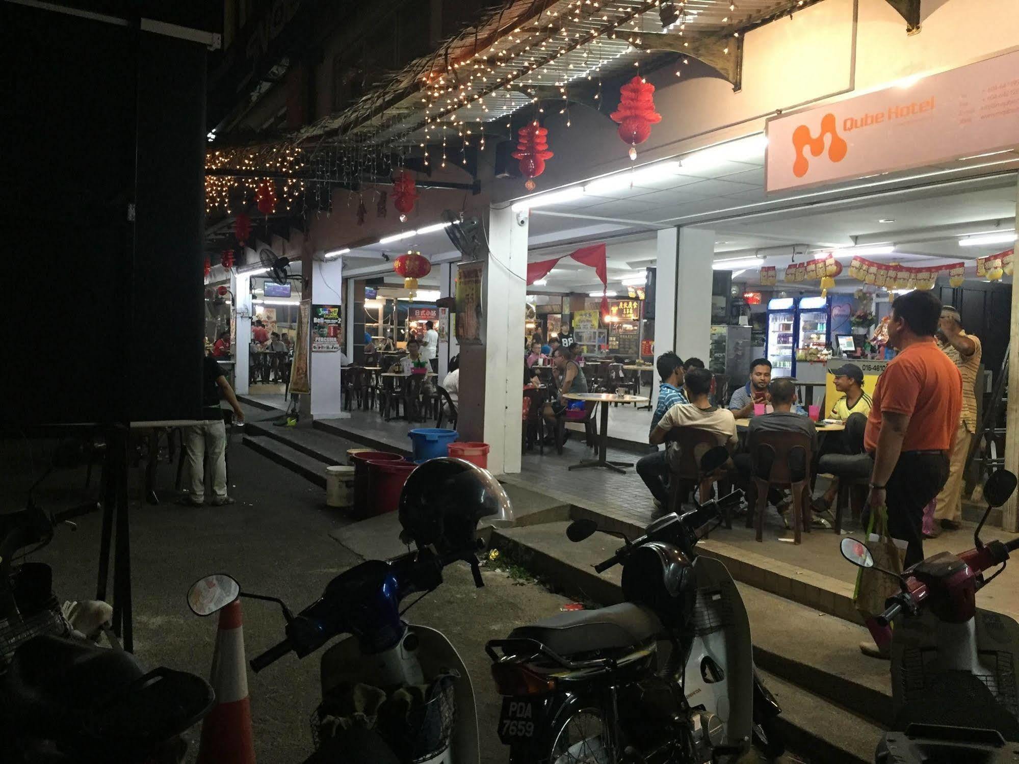 M Qube Hotel Sungai Dua Bukit Exterior foto
